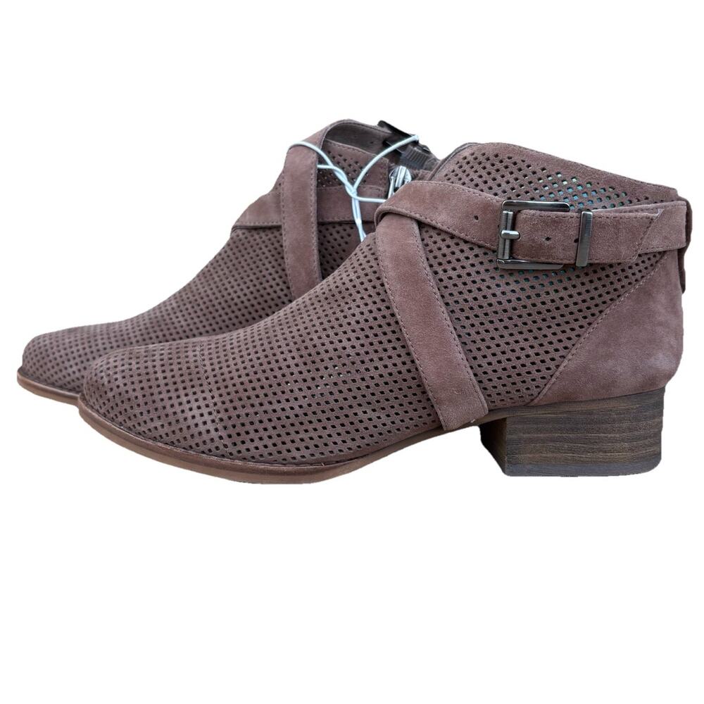 Vince Camuto Leather Strappy Laser Cut Booties Chocolate Brown Women’s 8 NWOT